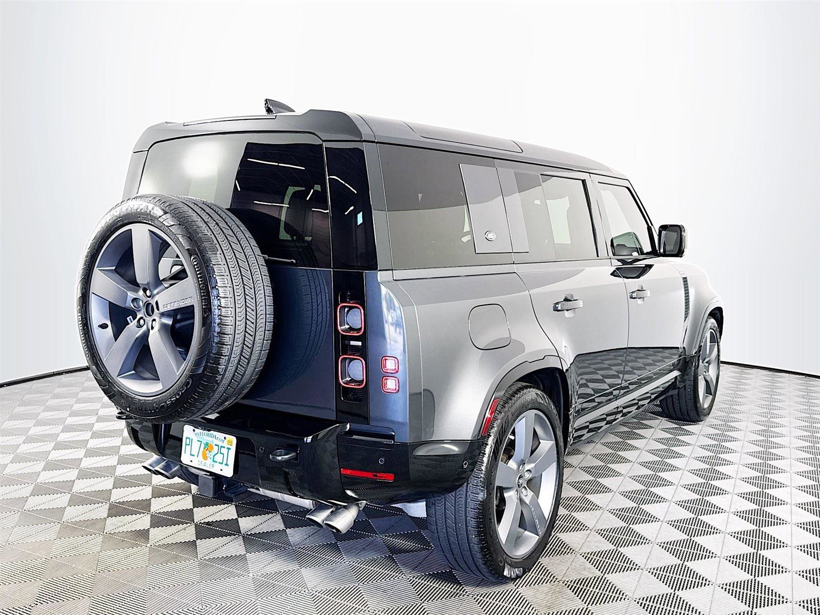 2024 Land Rover Defender 110 V8 photo 5