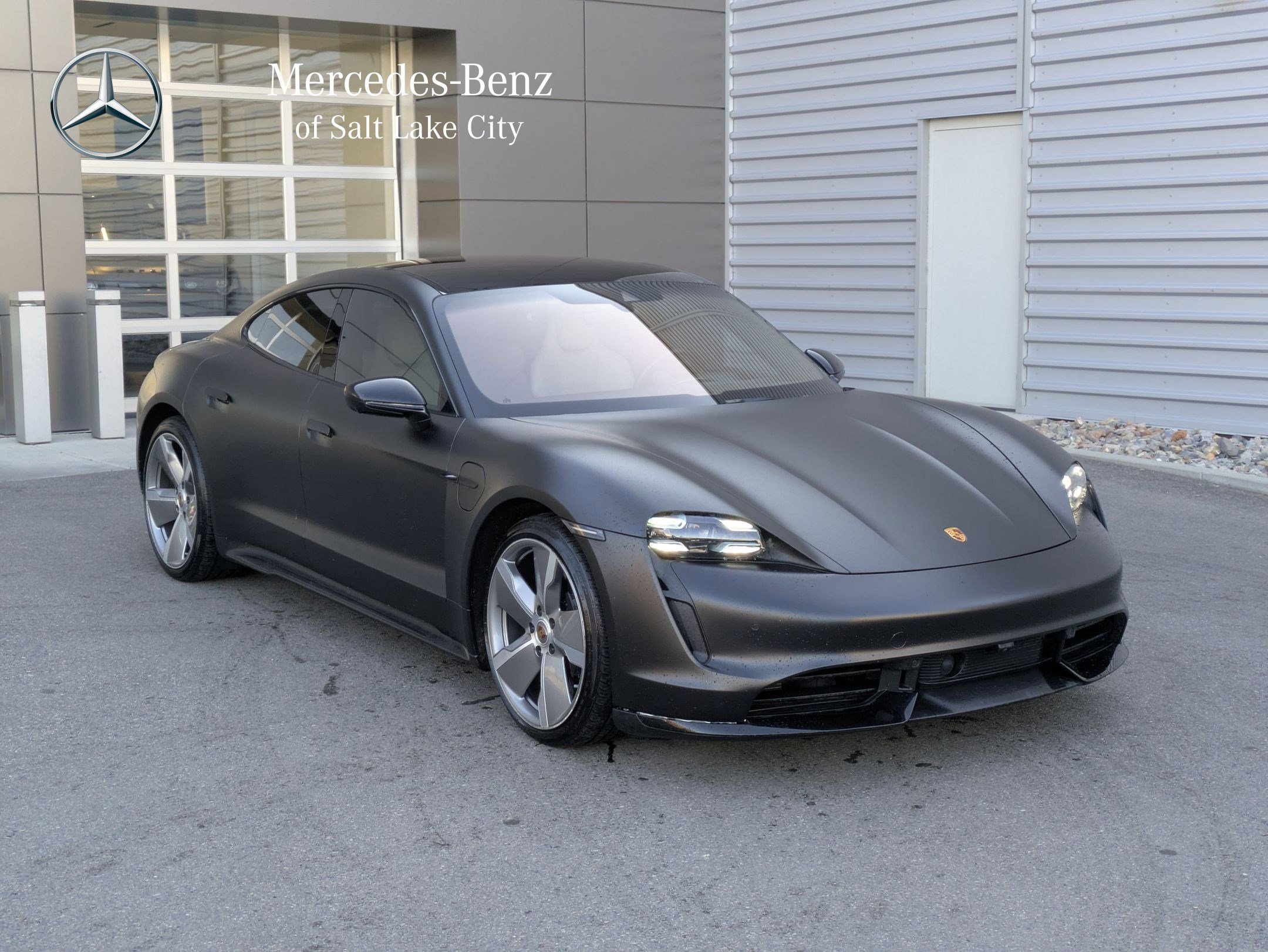 2021 Porsche Taycan Turbo S's photo