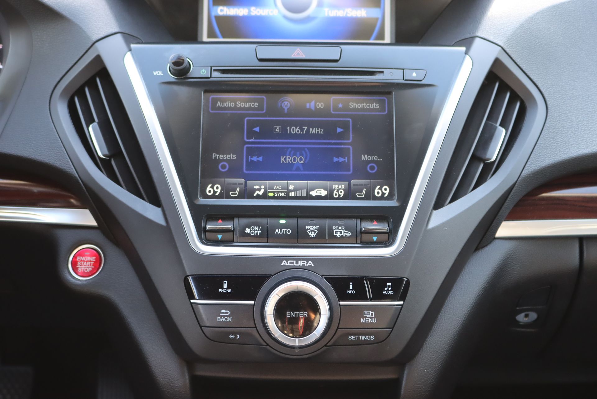 2015 Acura MDX photo 13