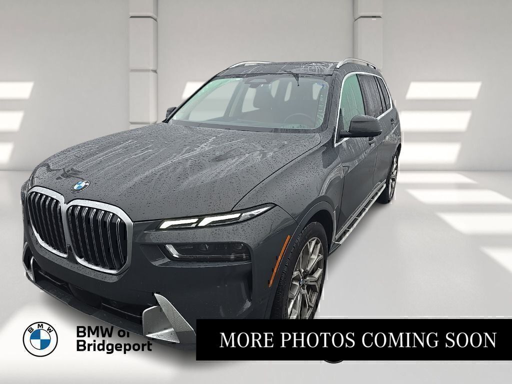 2024 BMW X7 40i's photo