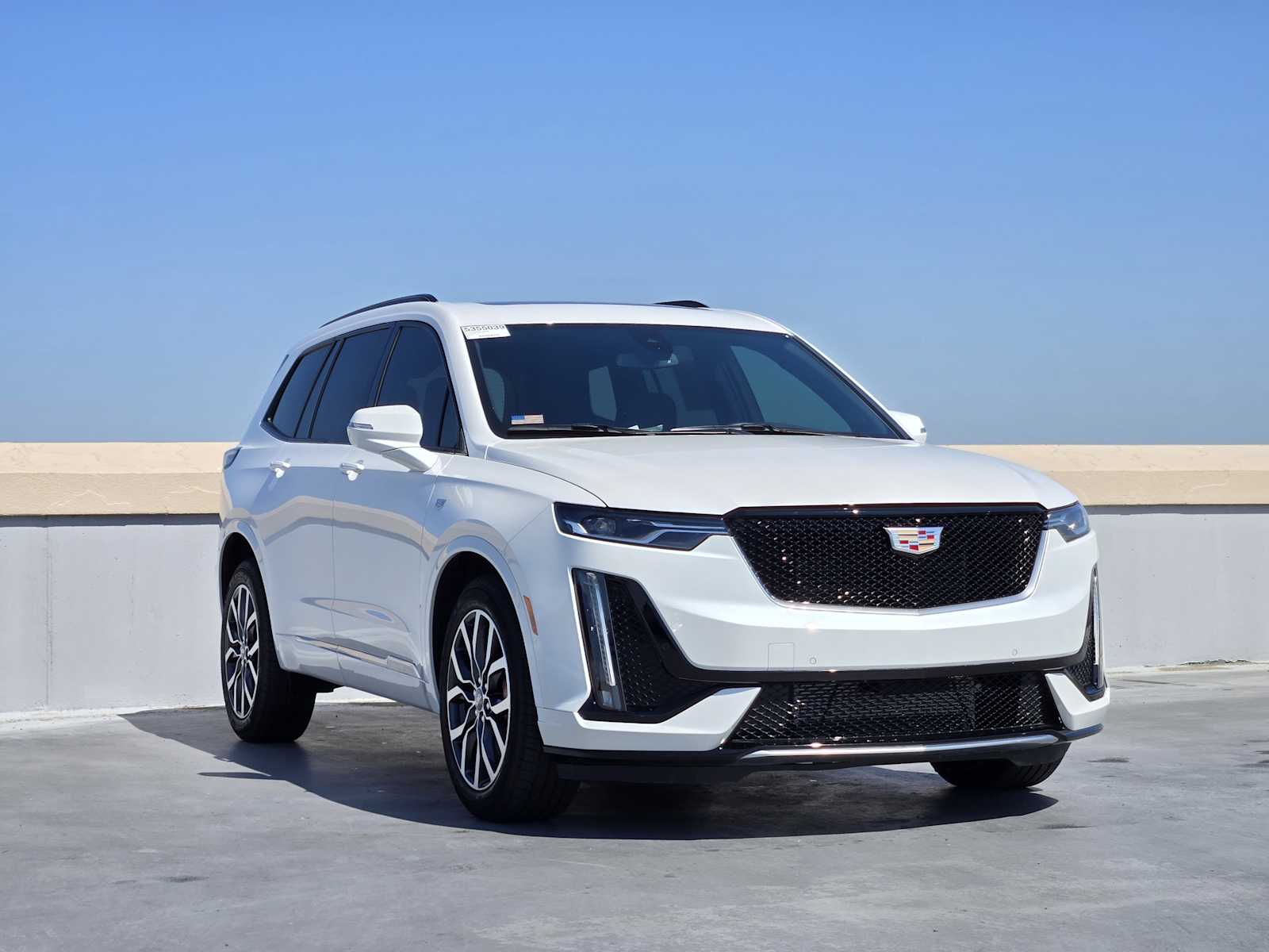 2025 Cadillac XT6 Sport photo 2