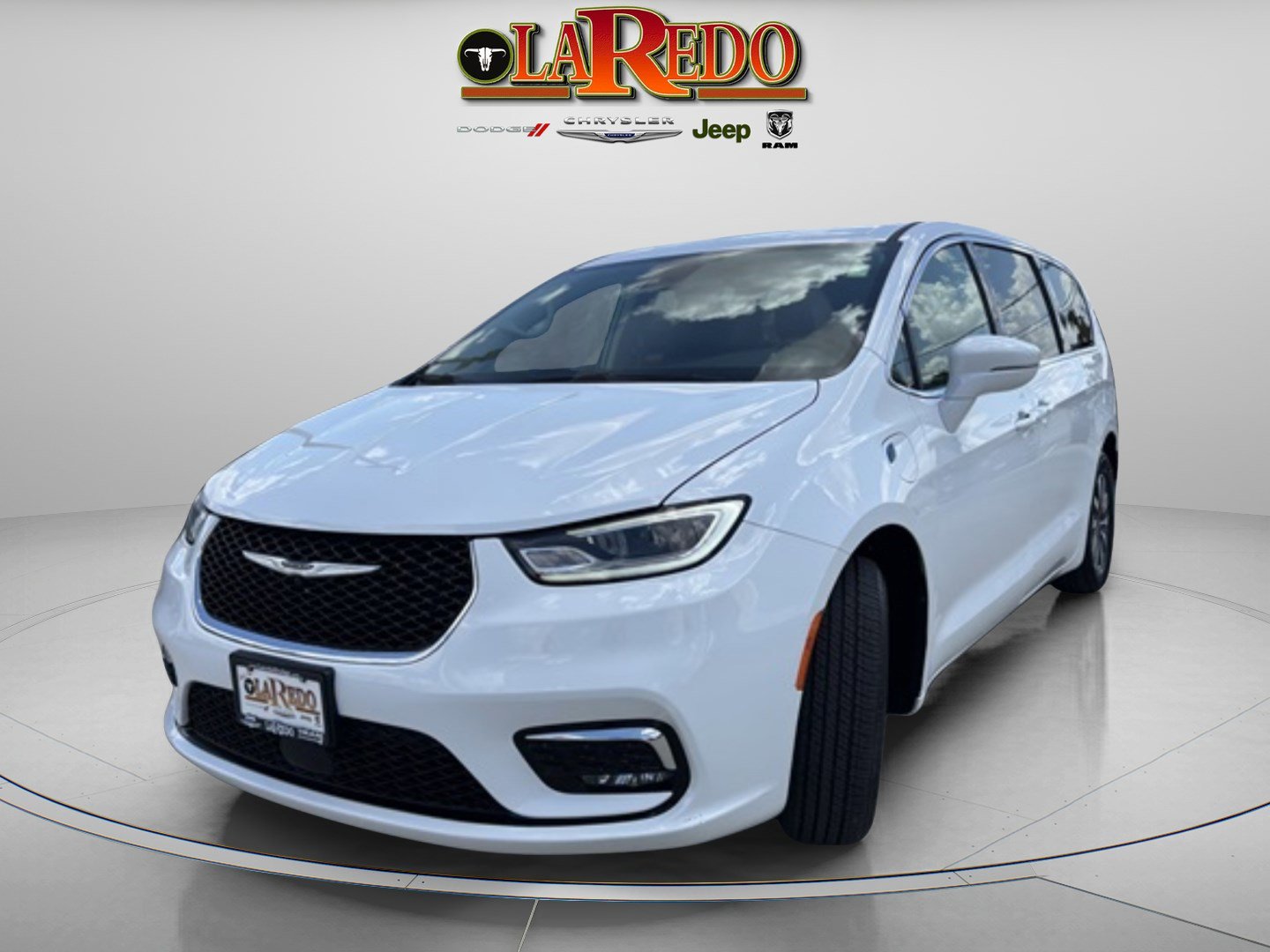 2022 Chrysler Pacifica Touring L photo 3