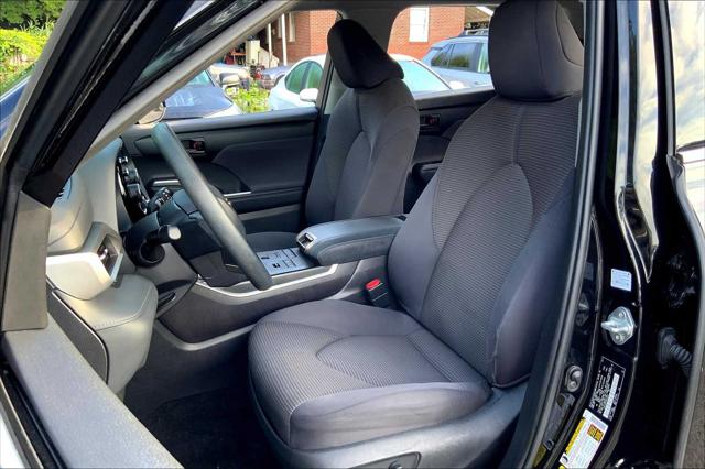 2021 Toyota Highlander L photo 6