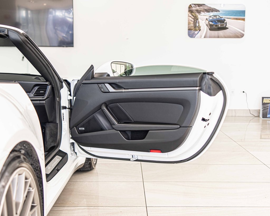 2022 PORSCHE 911 - Image 34