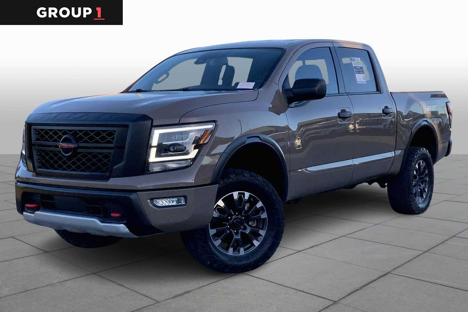 2022 Nissan Titan PRO-4X's photo