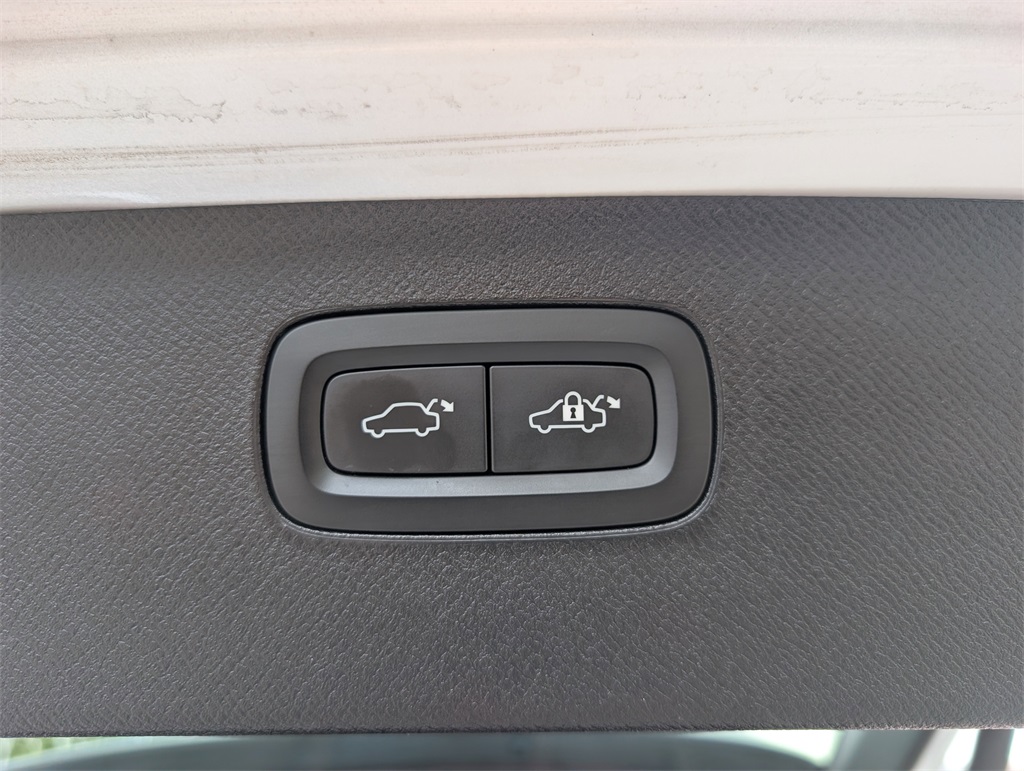 2022 Volvo XC90 Recharge T8 Inscription photo 19
