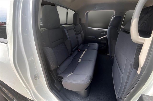 2025 Nissan Frontier SV photo 8