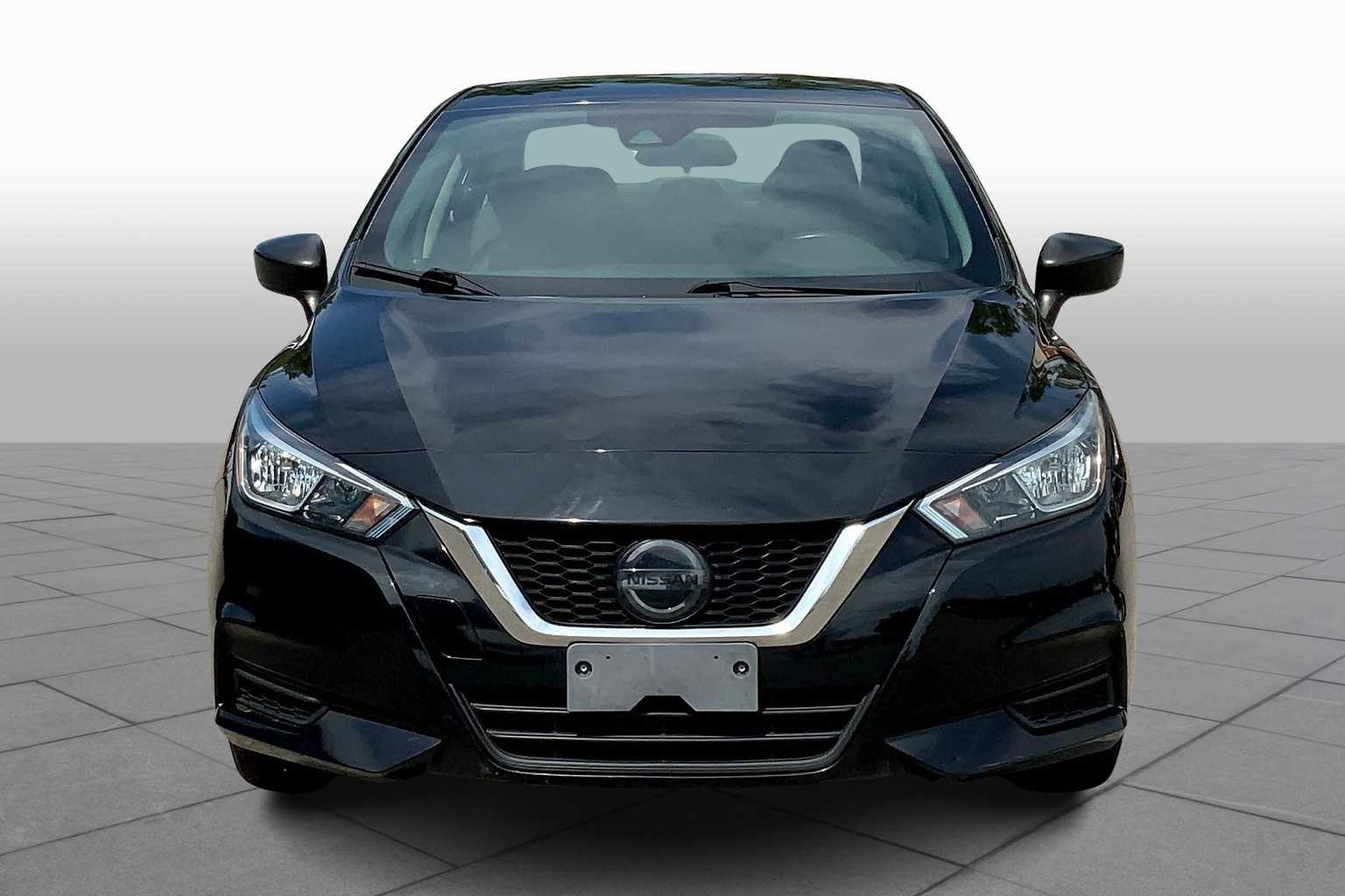 2020 Nissan Versa S photo 3