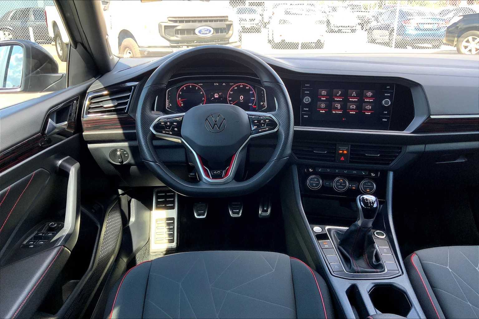 2024 Volkswagen Jetta GLI Autobahn Anniversary Edition photo 5