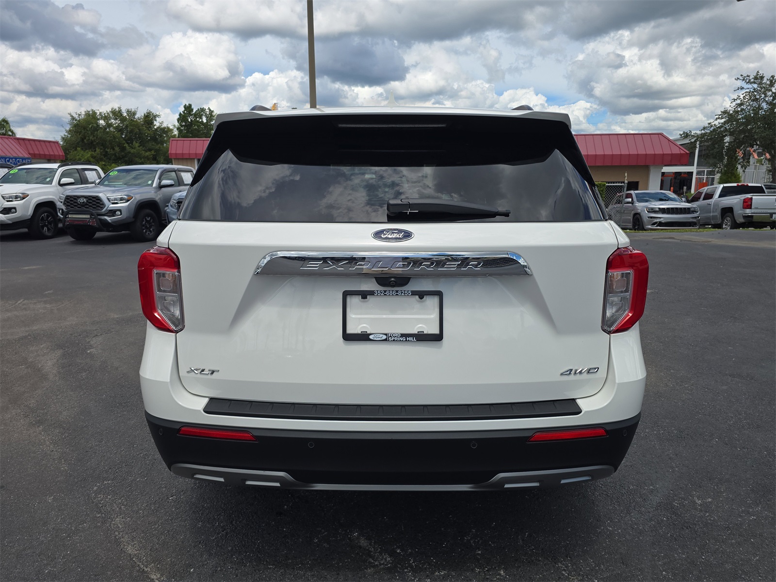 2022 Ford Explorer XLT photo 3