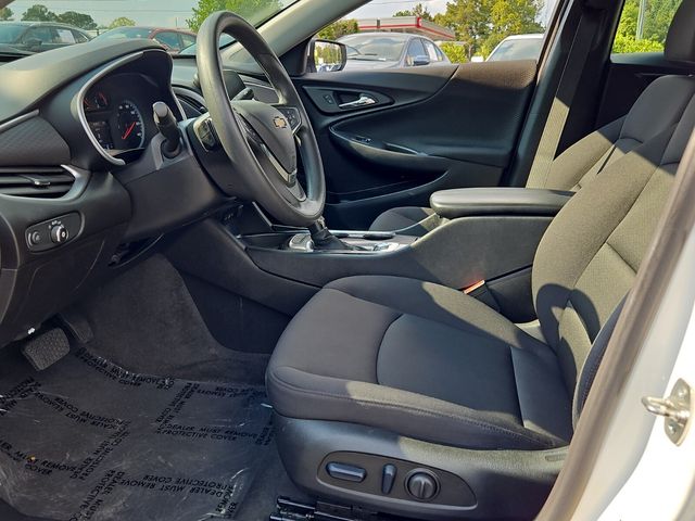 2024 Chevrolet Malibu 1LT photo 5