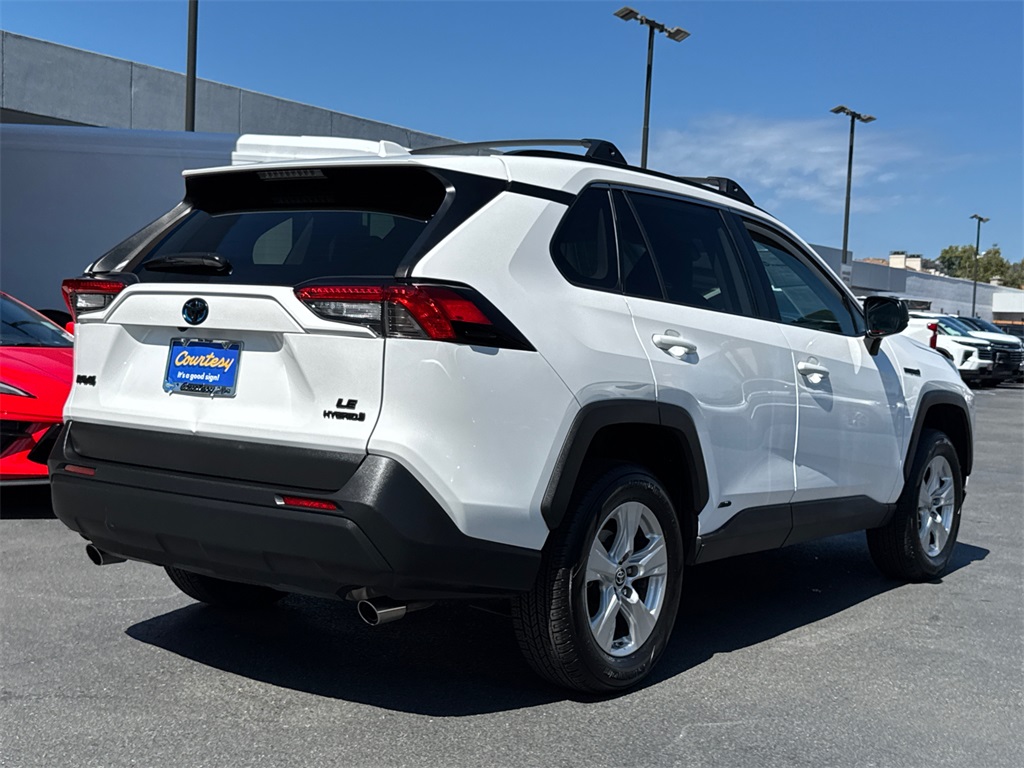 2021 Toyota RAV4 Hybrid LE photo 8