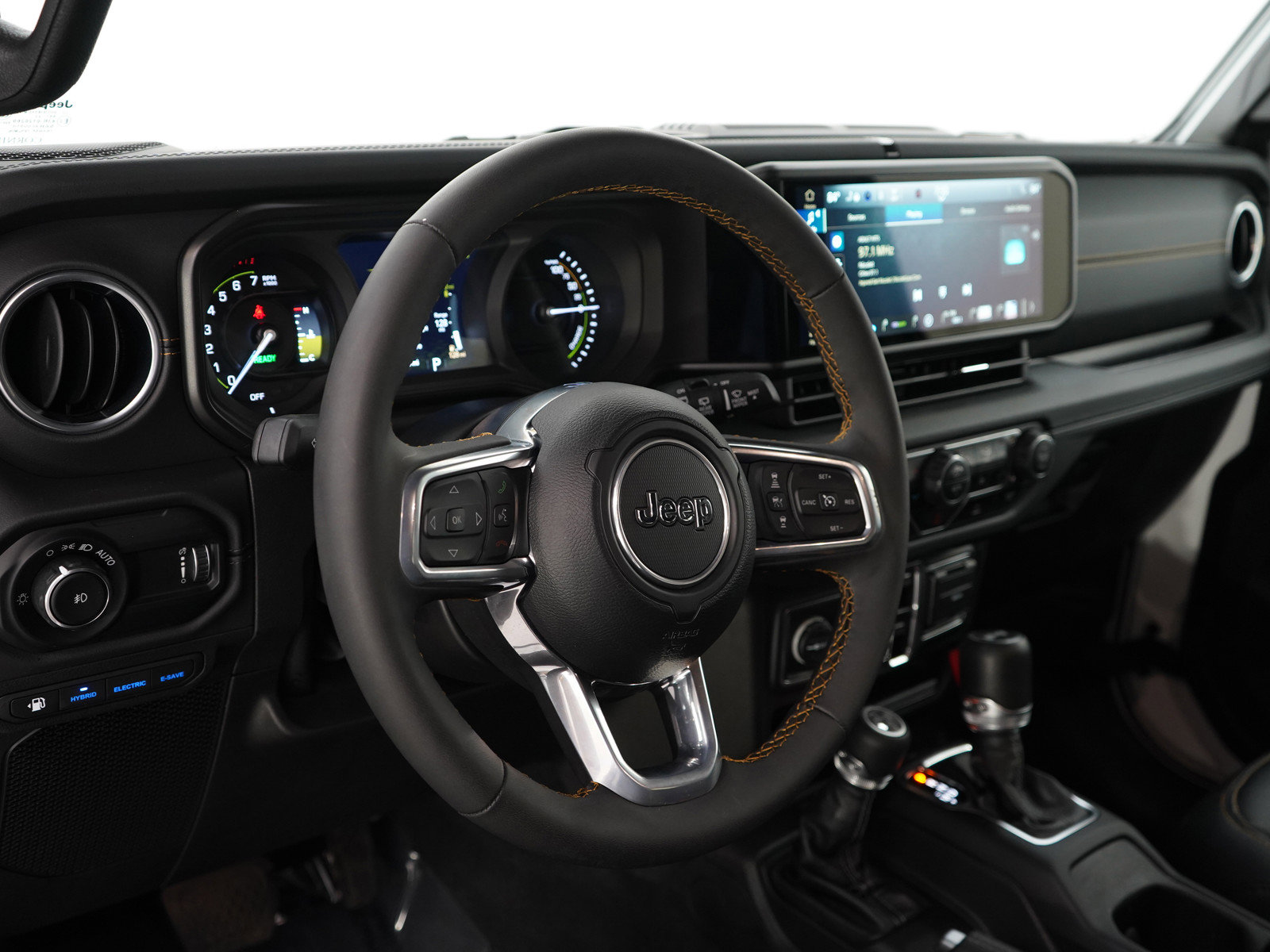 2024 Jeep Wrangler Sahara 4xe photo 19