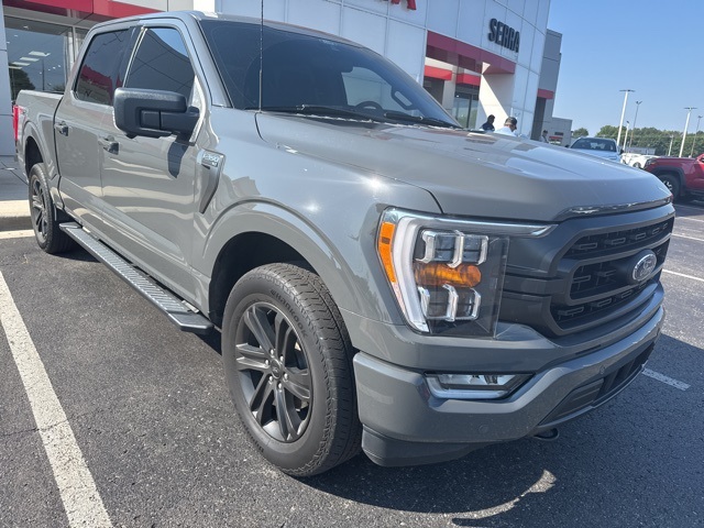 2021 Ford F-150 XLT photo 2