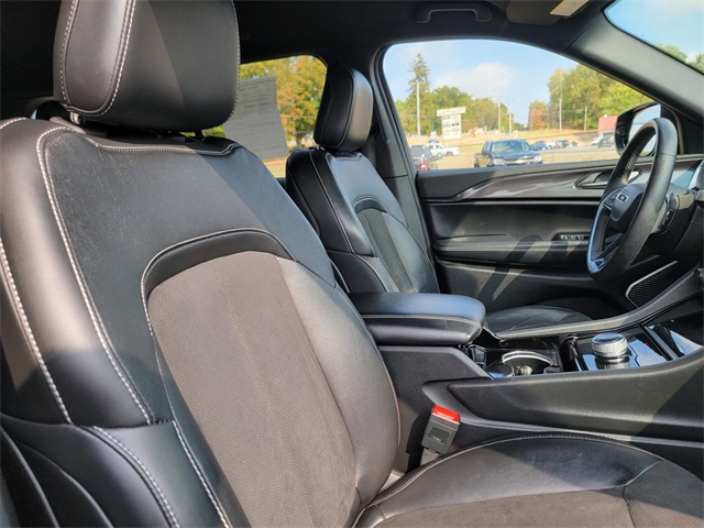 2022 Jeep Grand Cherokee Altitude photo 18