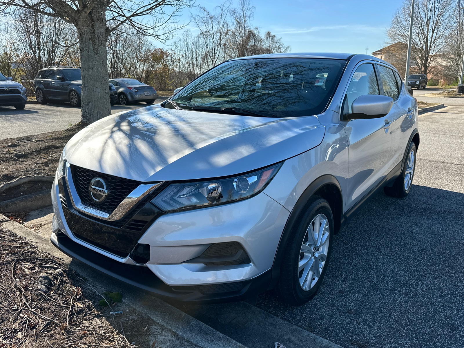 2021 Nissan Rogue Sport S's photo