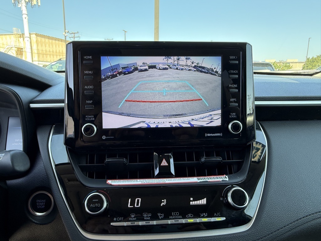 2022 Toyota Corolla Cross LE photo 26