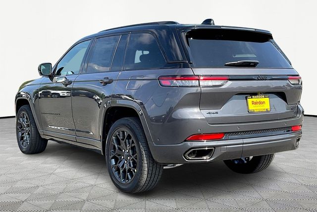 2025 Jeep Grand Cherokee Summit photo 3