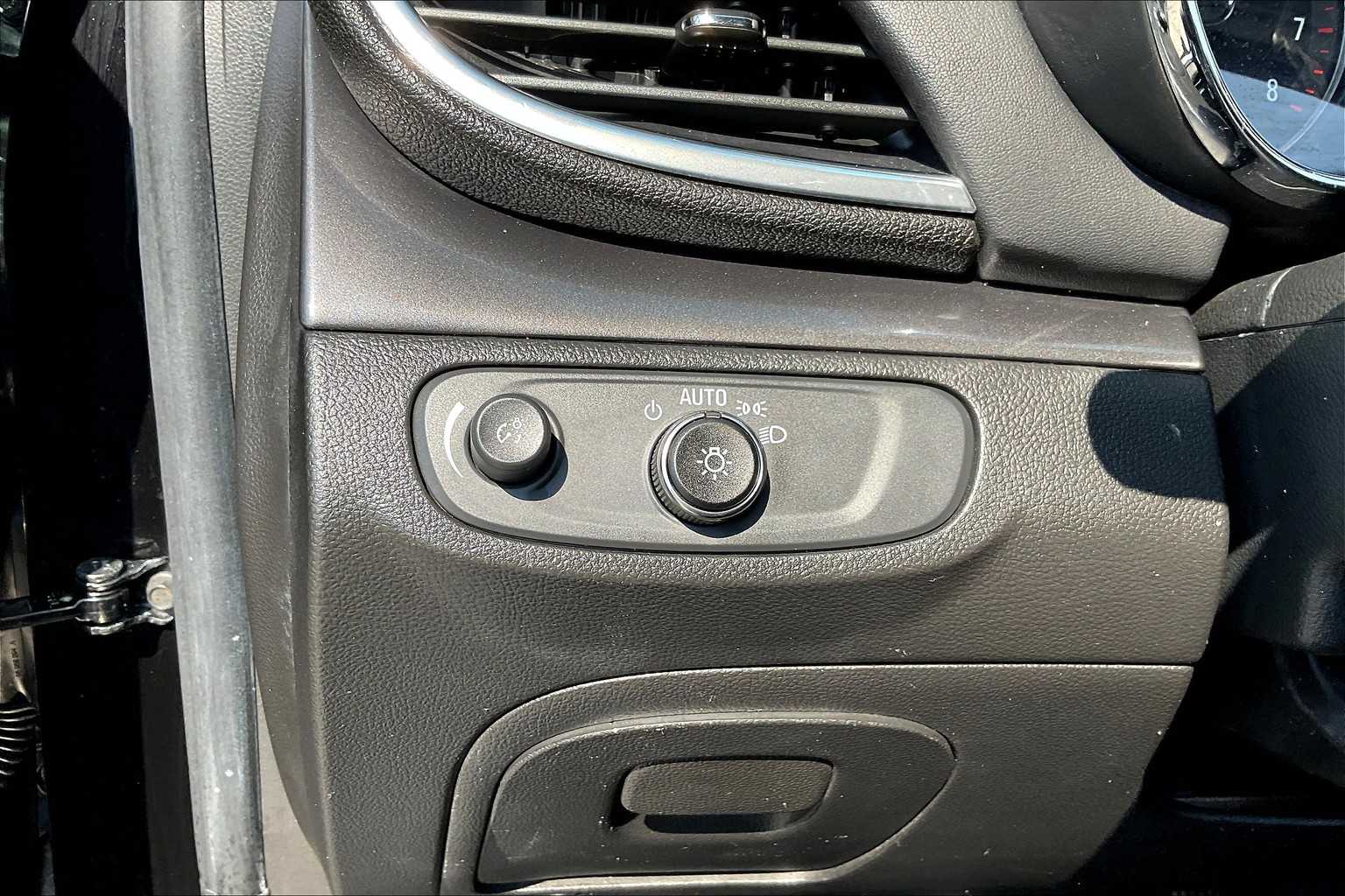 2020 Buick Encore Preferred photo 12