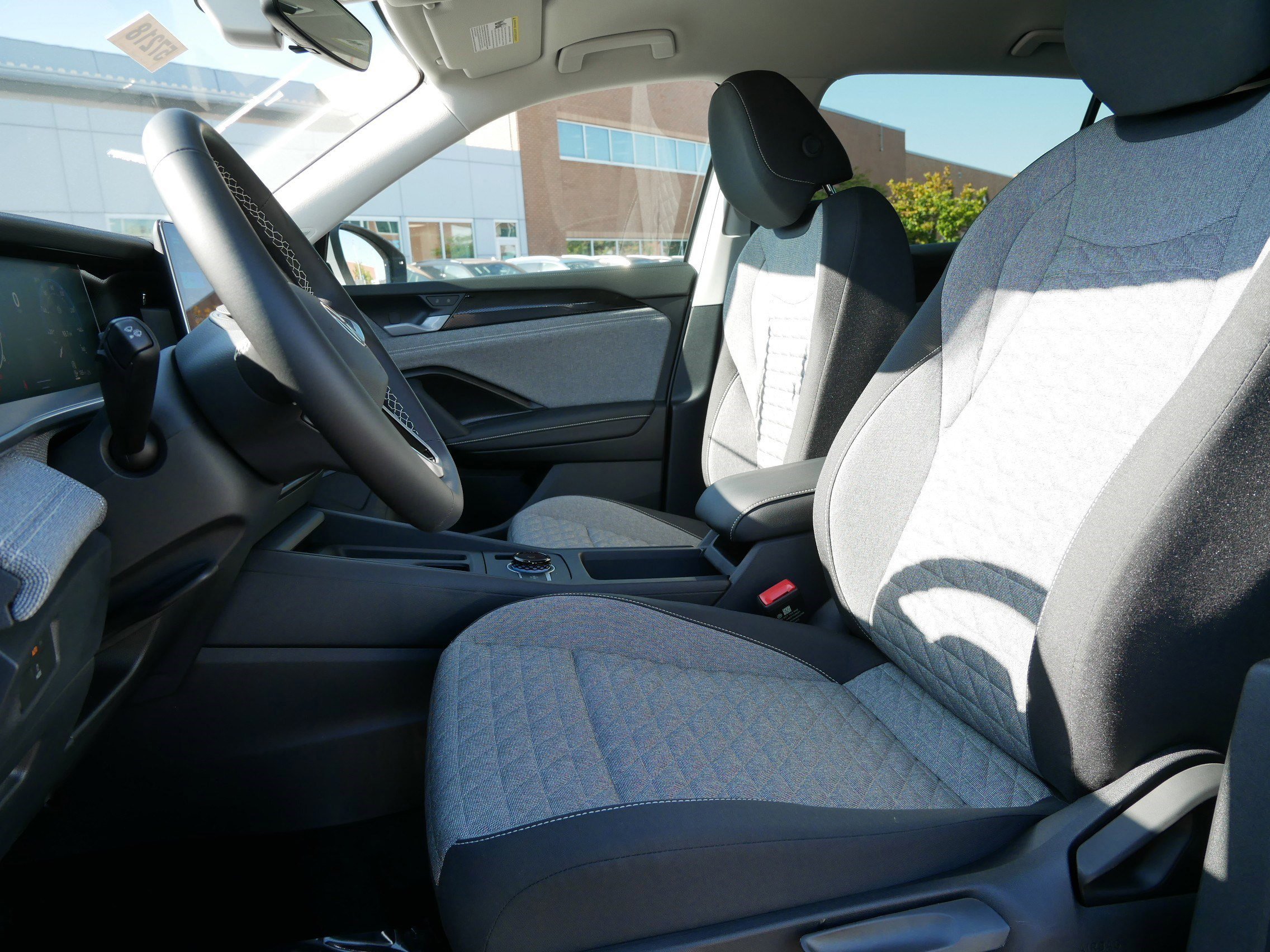 2025 Volkswagen Tiguan S photo 2