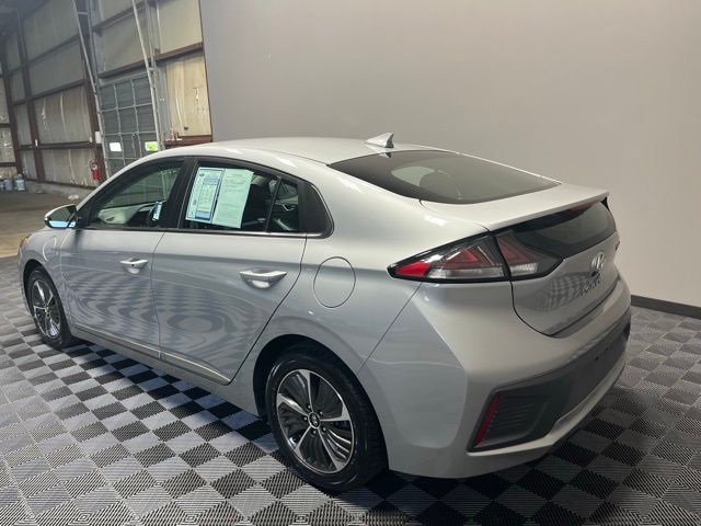 2022 Hyundai Ioniq Plug-In Hybrid SEL photo 2