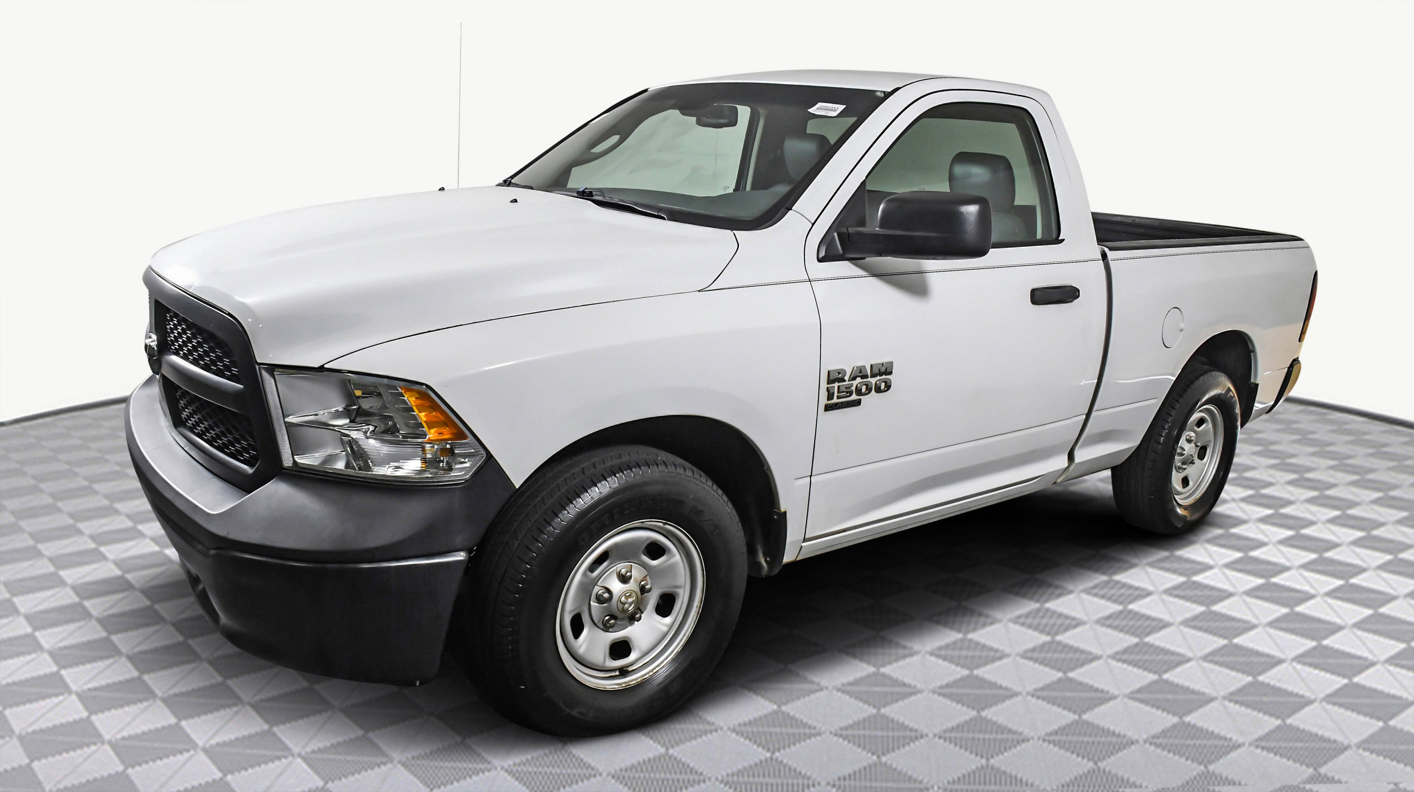 2019 Ram 1500 Classic Tradesman photo 3