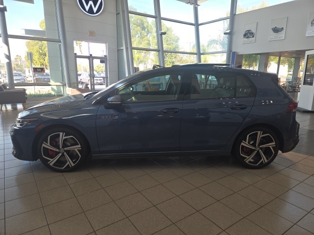 2025 Volkswagen Golf GTI SE photo 4