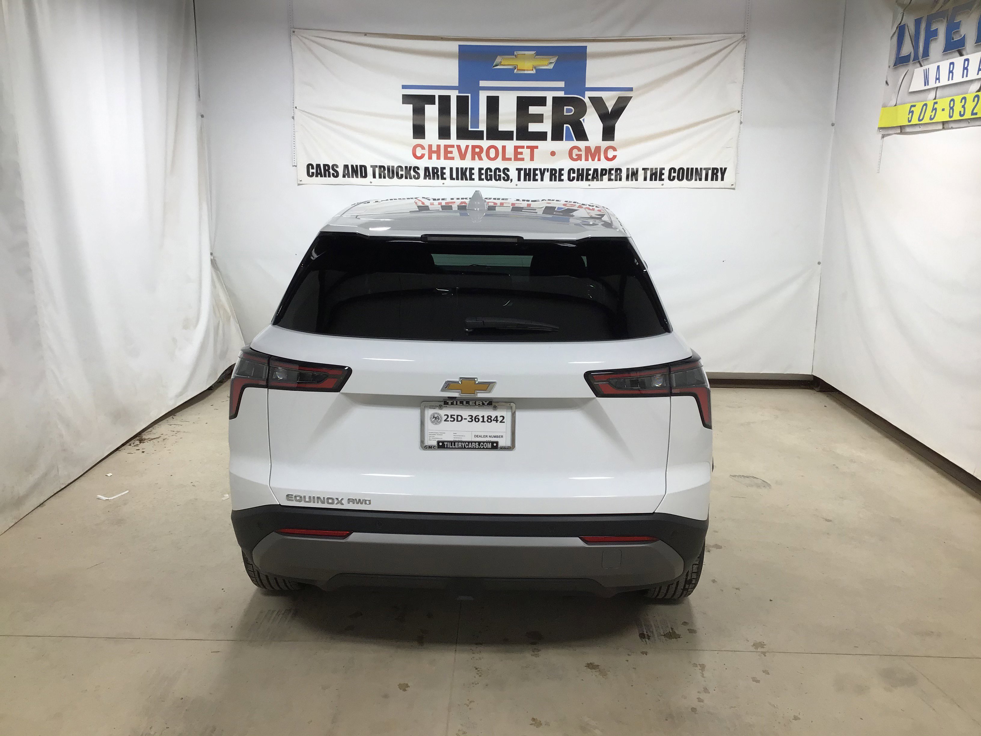 2026 Chevrolet Equinox LT photo 2