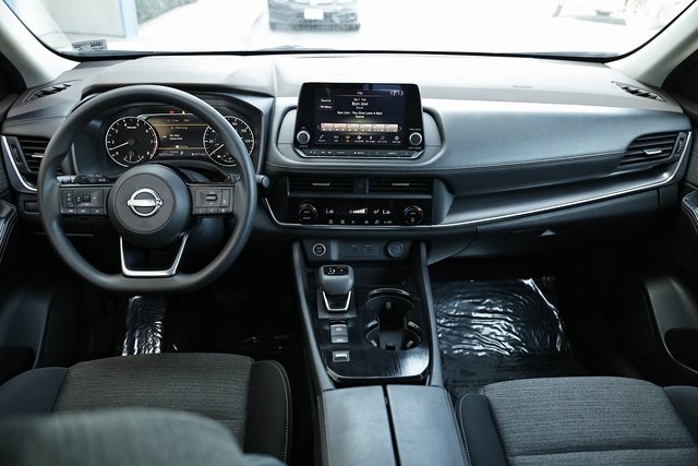 2023 Nissan Rogue SV photo 26