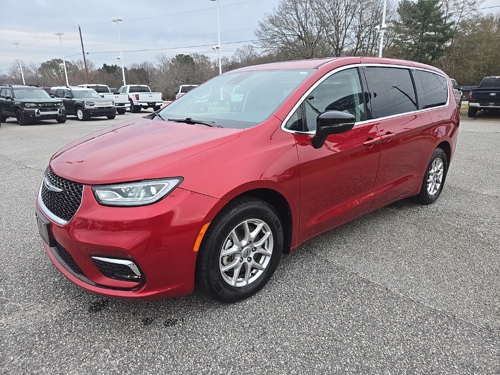 2024 Chrysler Pacifica Touring L's photo