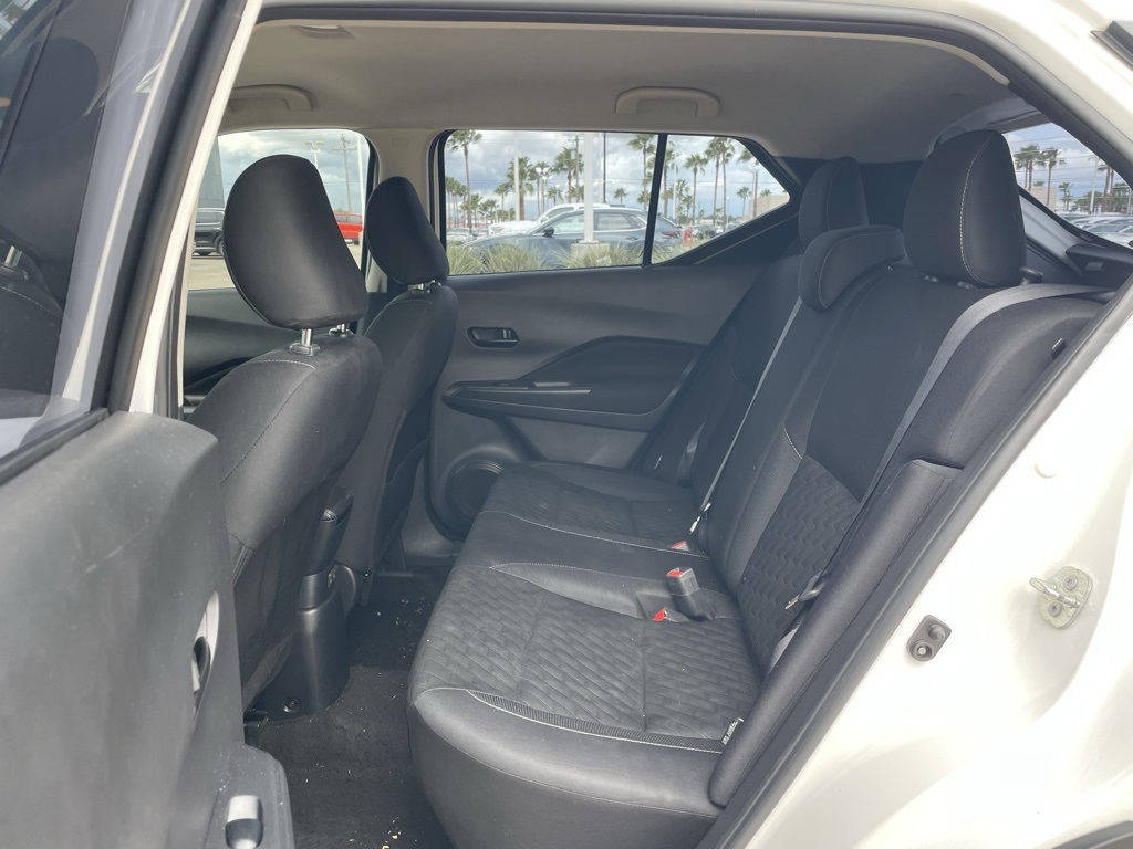 2022 Nissan Kicks S photo 17