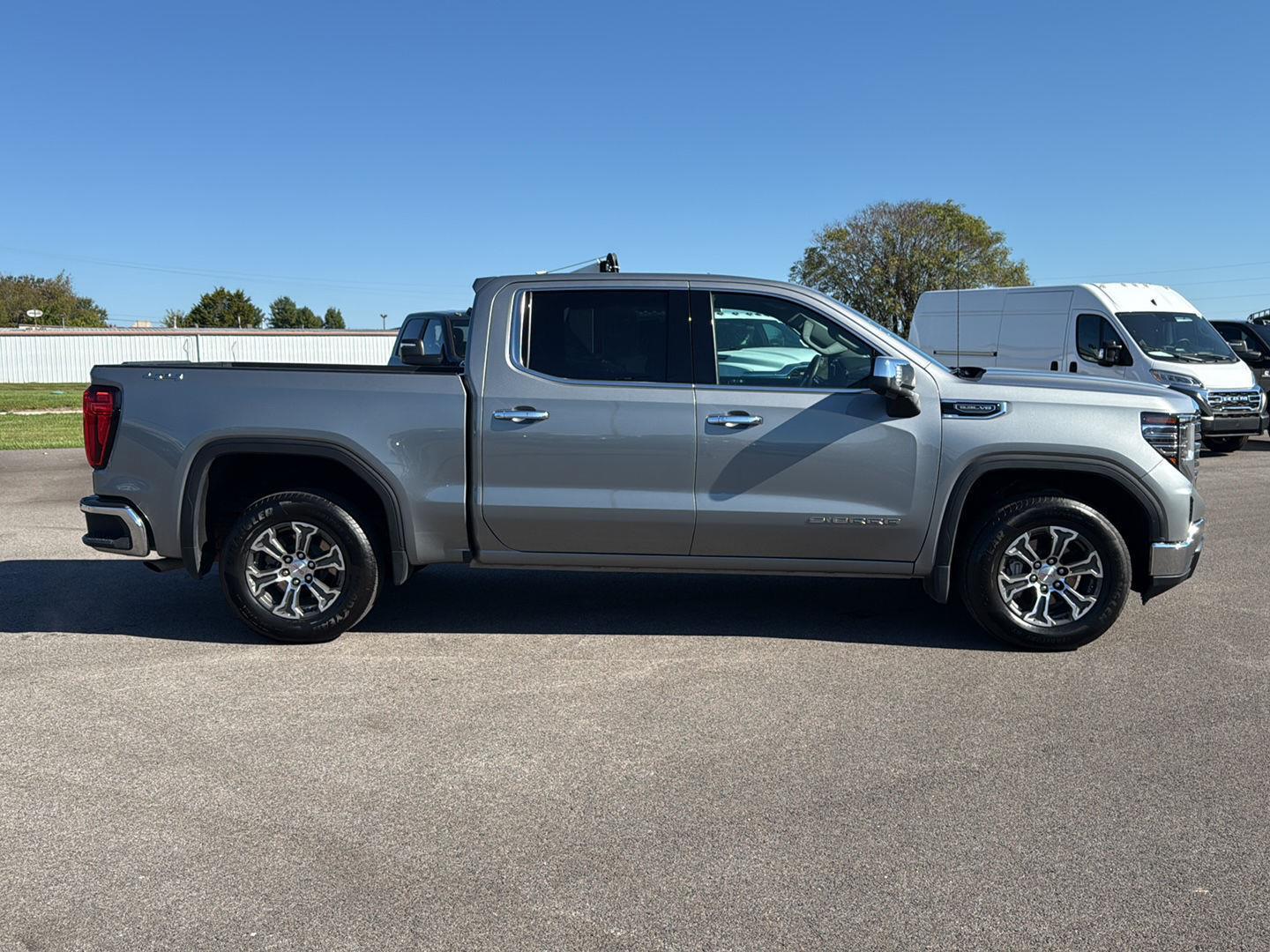 2025 Gmc Sierra 1500 SLT photo 4