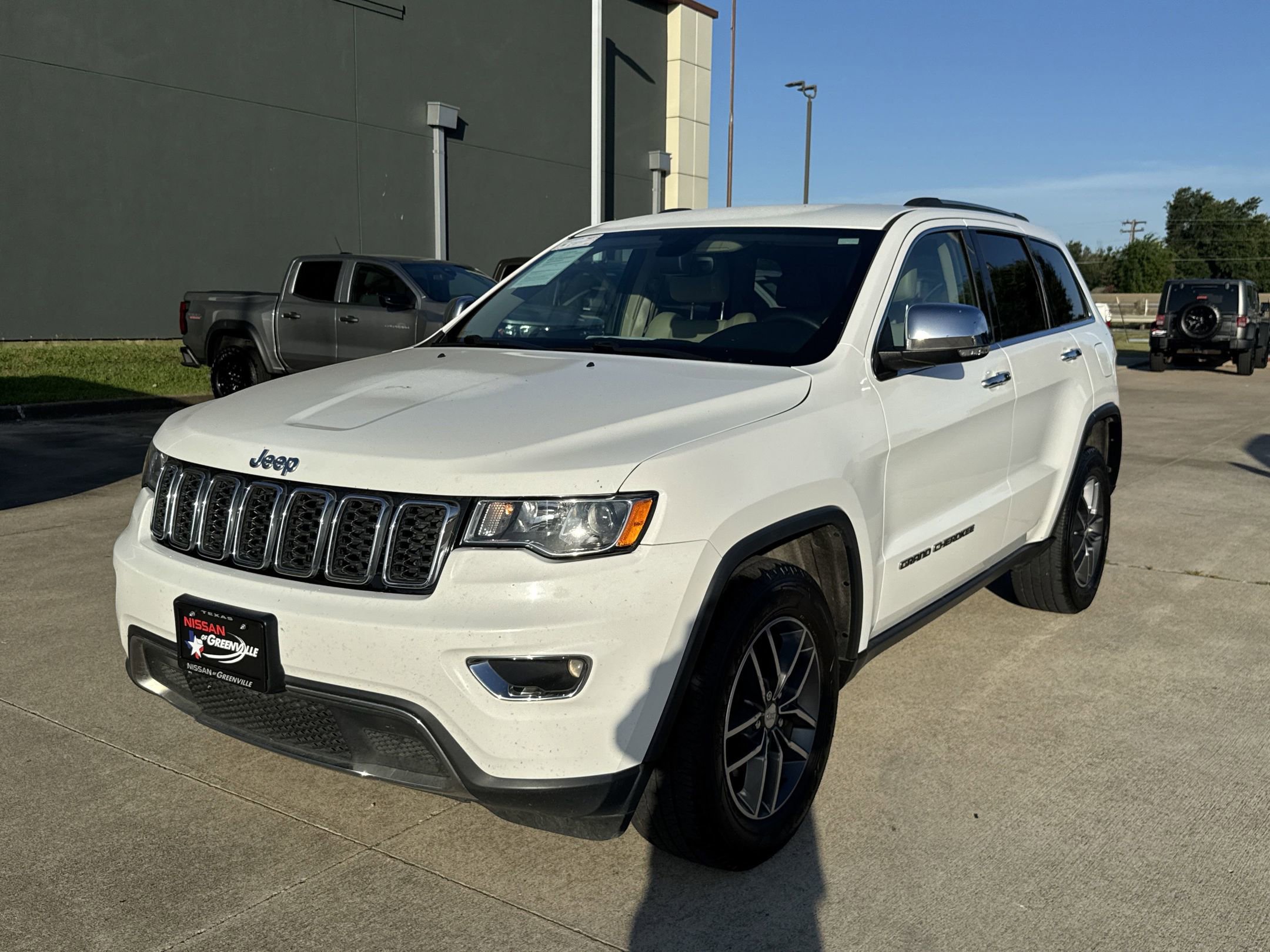 Used 2017 Jeep Grand Cherokee Limited with VIN 1C4RJEBG1HC752358 for sale in Greenville, TX