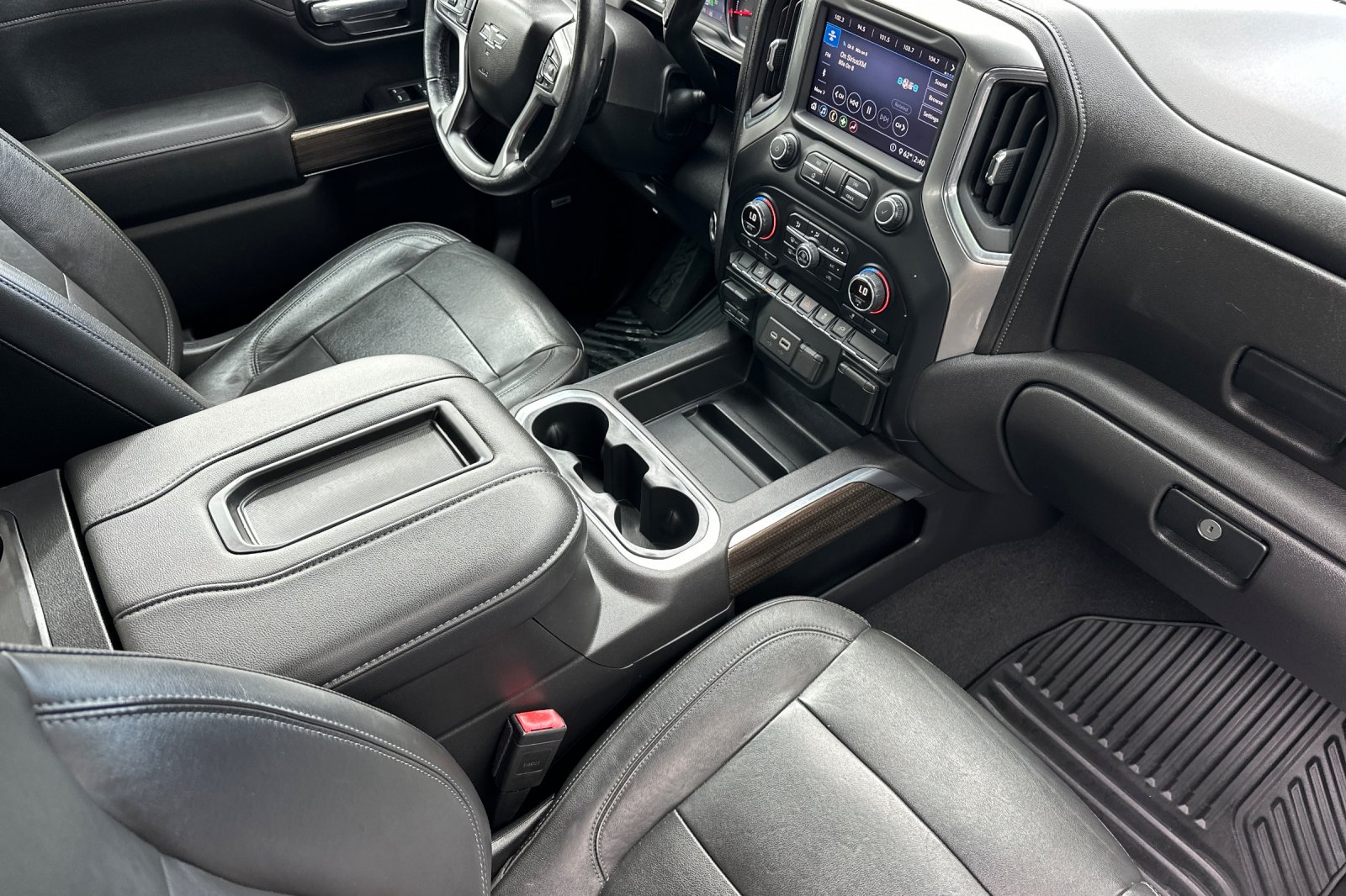 2020 Chevrolet Silverado 1500 RST photo 14