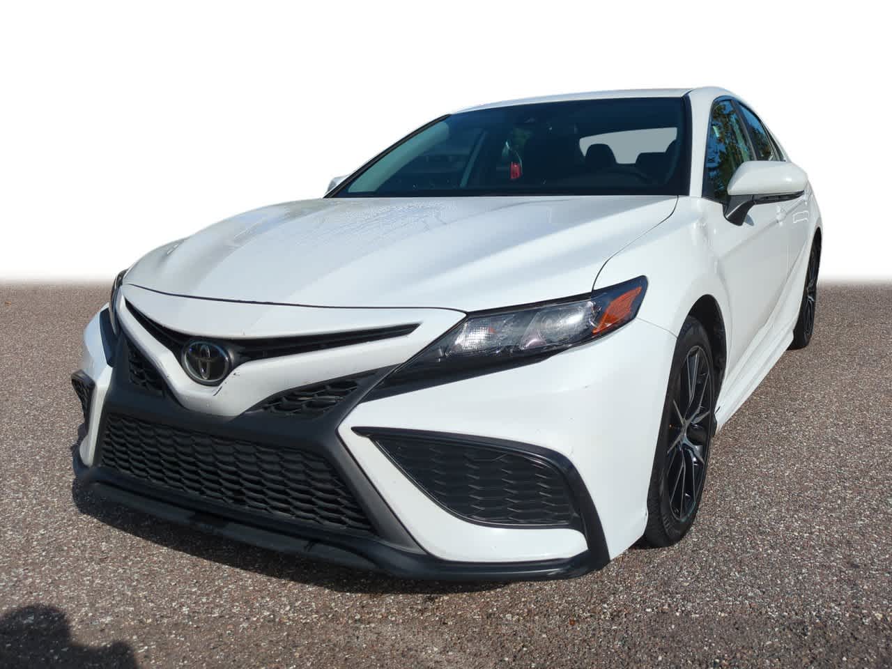 2024 Toyota Camry SE's photo
