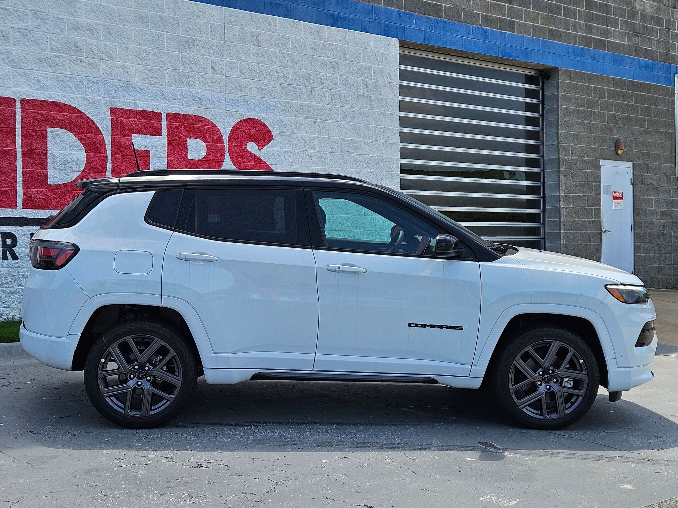 2025 Jeep Compass Limited photo 8