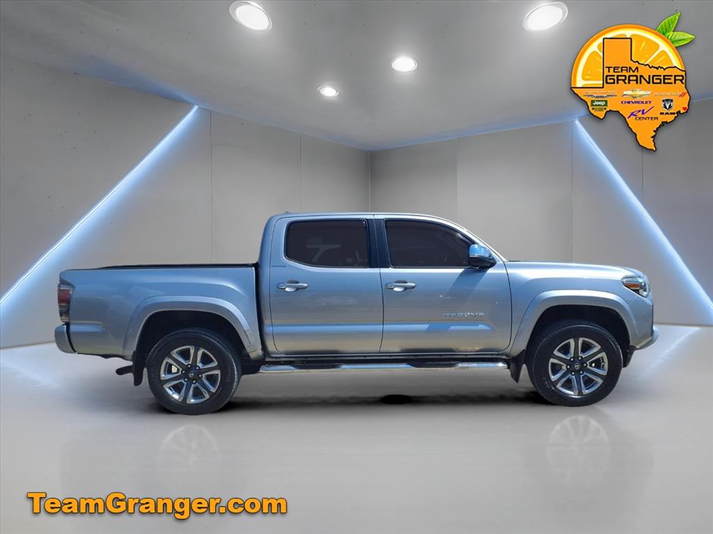 2017 Toyota Tacoma Limited V6 photo 5