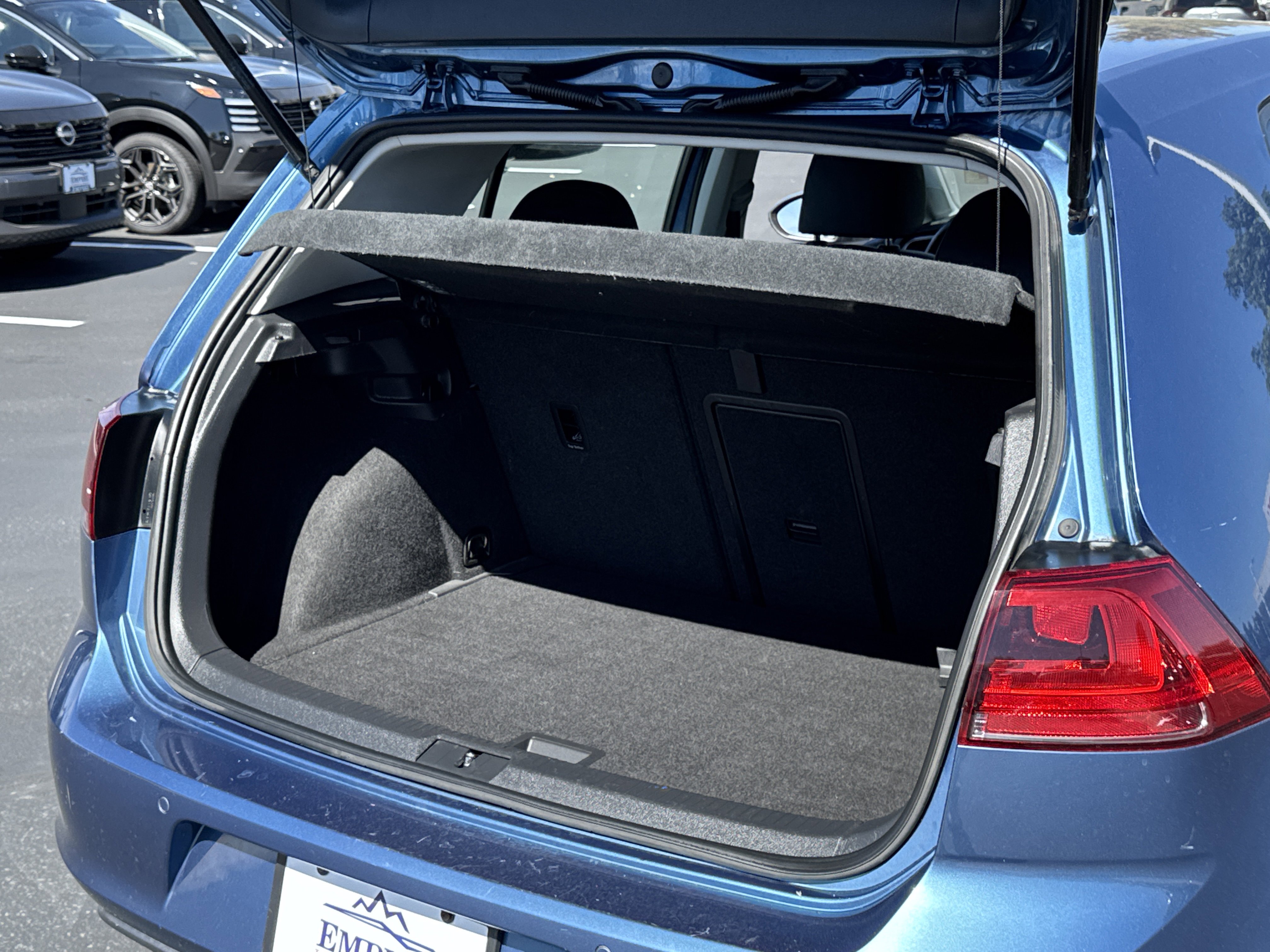 2016 Volkswagen e-Golf SEL Premium photo 2