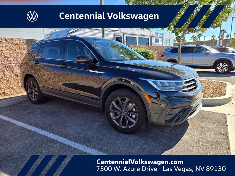 2023 Volkswagen Tiguan SE's photo