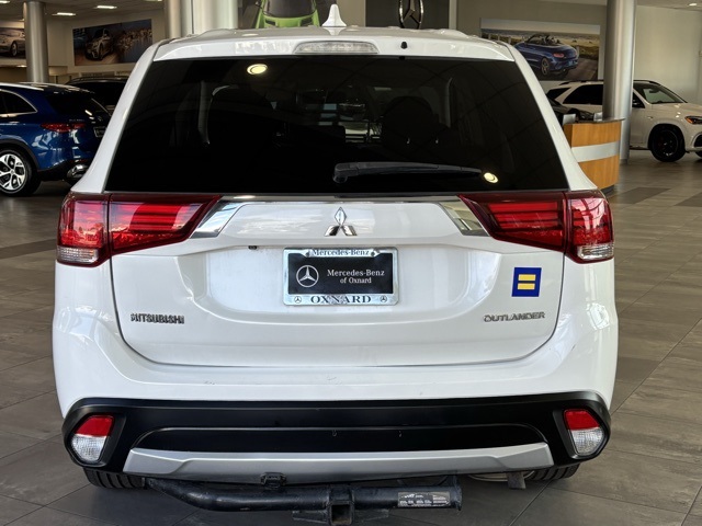 2017 Mitsubishi Outlander ES photo 9