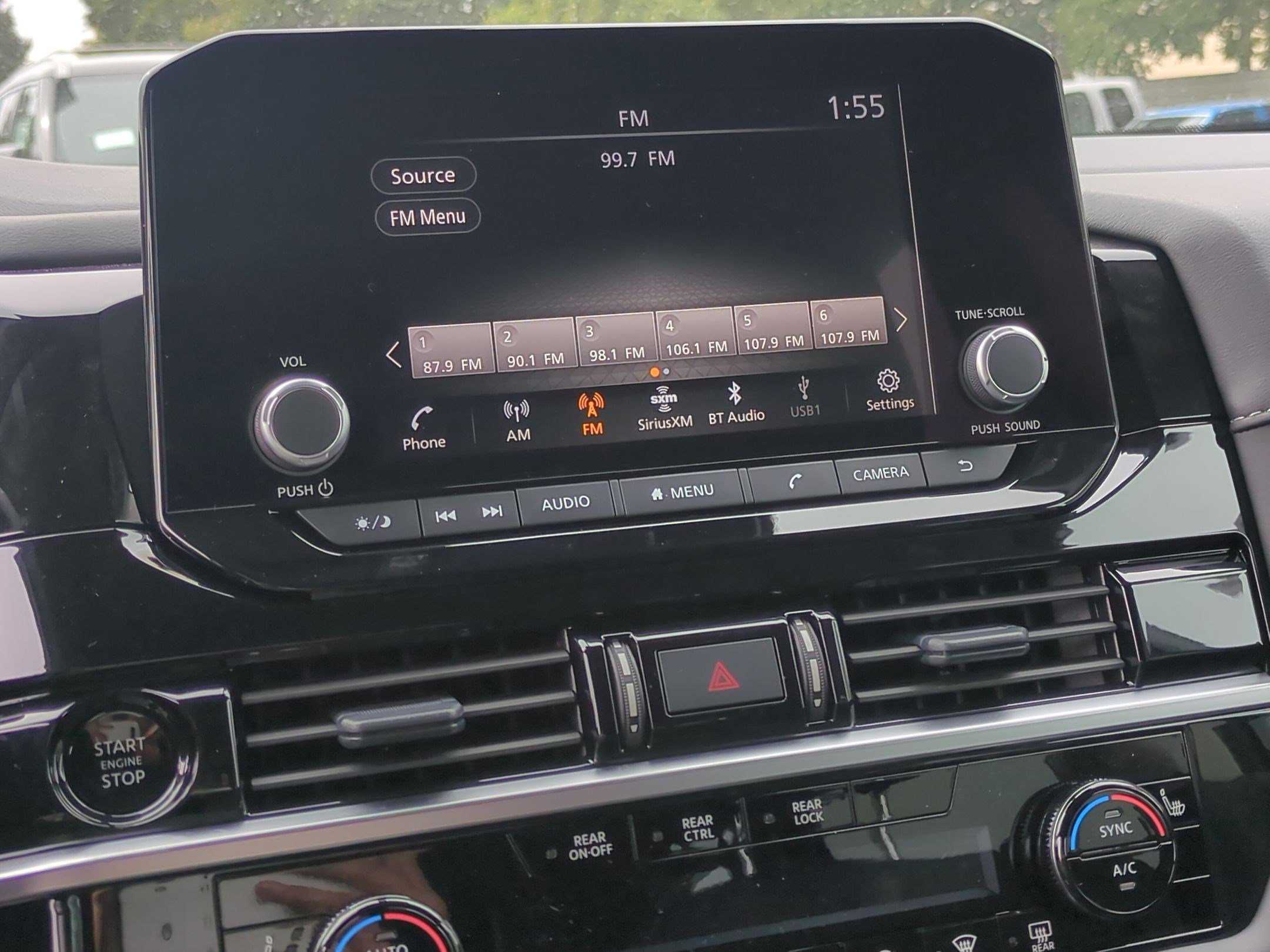 2025 Nissan Pathfinder SV photo 10