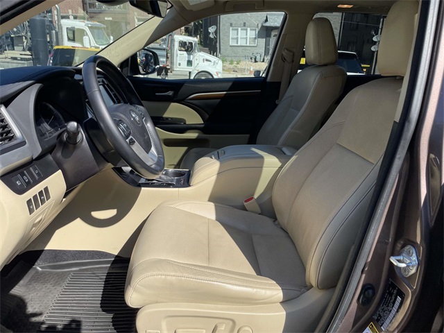 2017 Toyota Highlander Limited Platinum photo 10