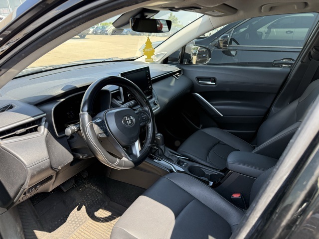 2022 Toyota Corolla Cross XLE photo 4