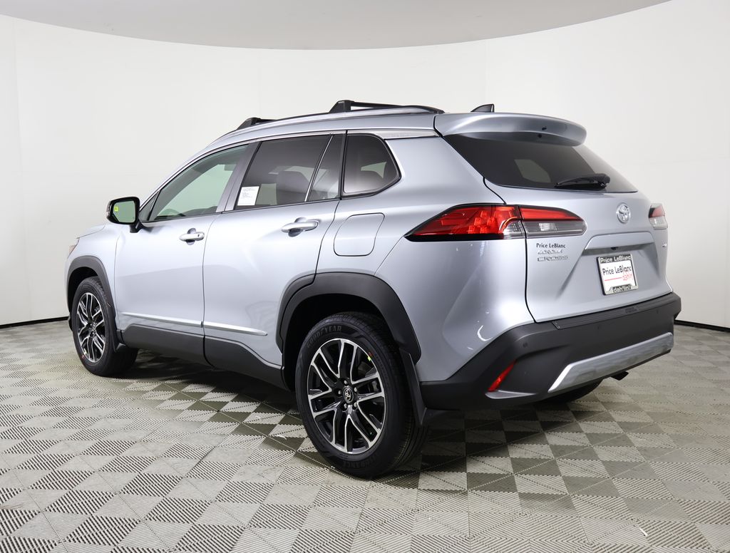 2026 Toyota Corolla Cross XLE photo 4