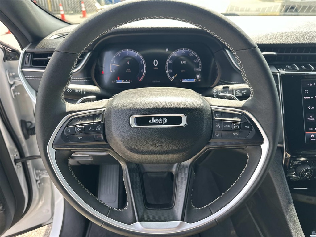 2024 Jeep Grand Cherokee Altitude photo 20