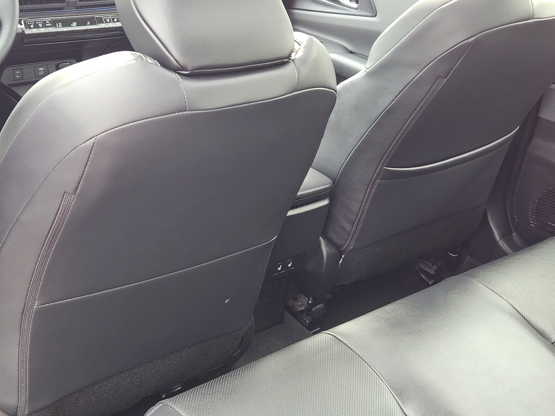 2025 Toyota Prius Limited photo 24