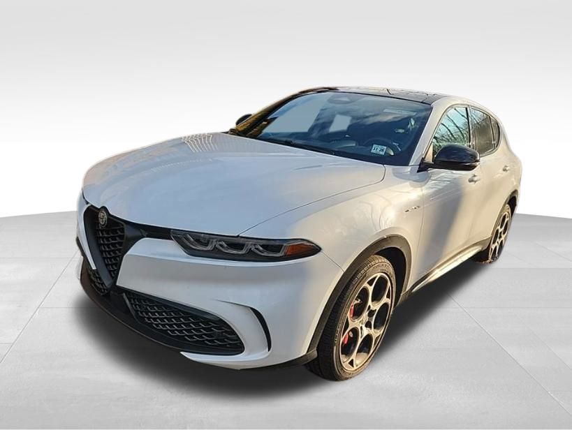 2024 Alfa Romeo Tonale Veloce's photo