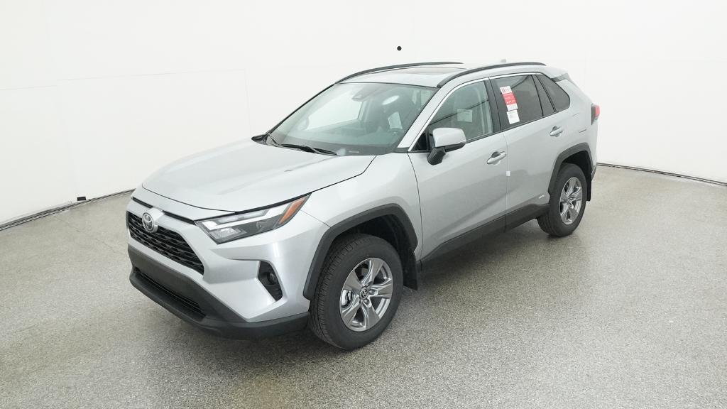 2025 Toyota RAV4 XLE's photo