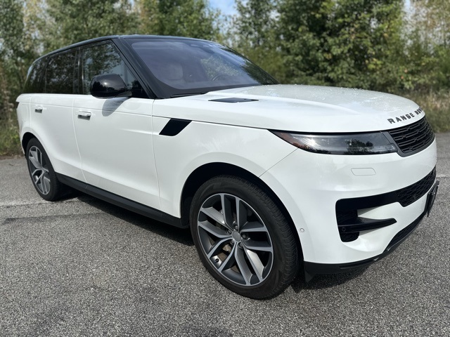 2023 Land Rover Range Rover Sport SE photo 3
