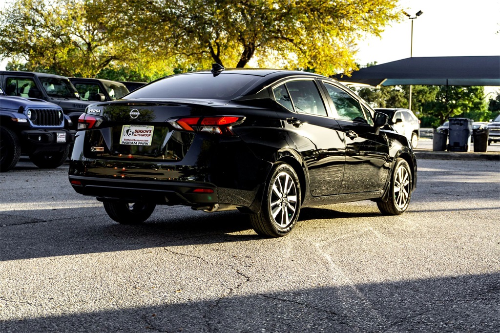 2025 Nissan Versa SV photo 3